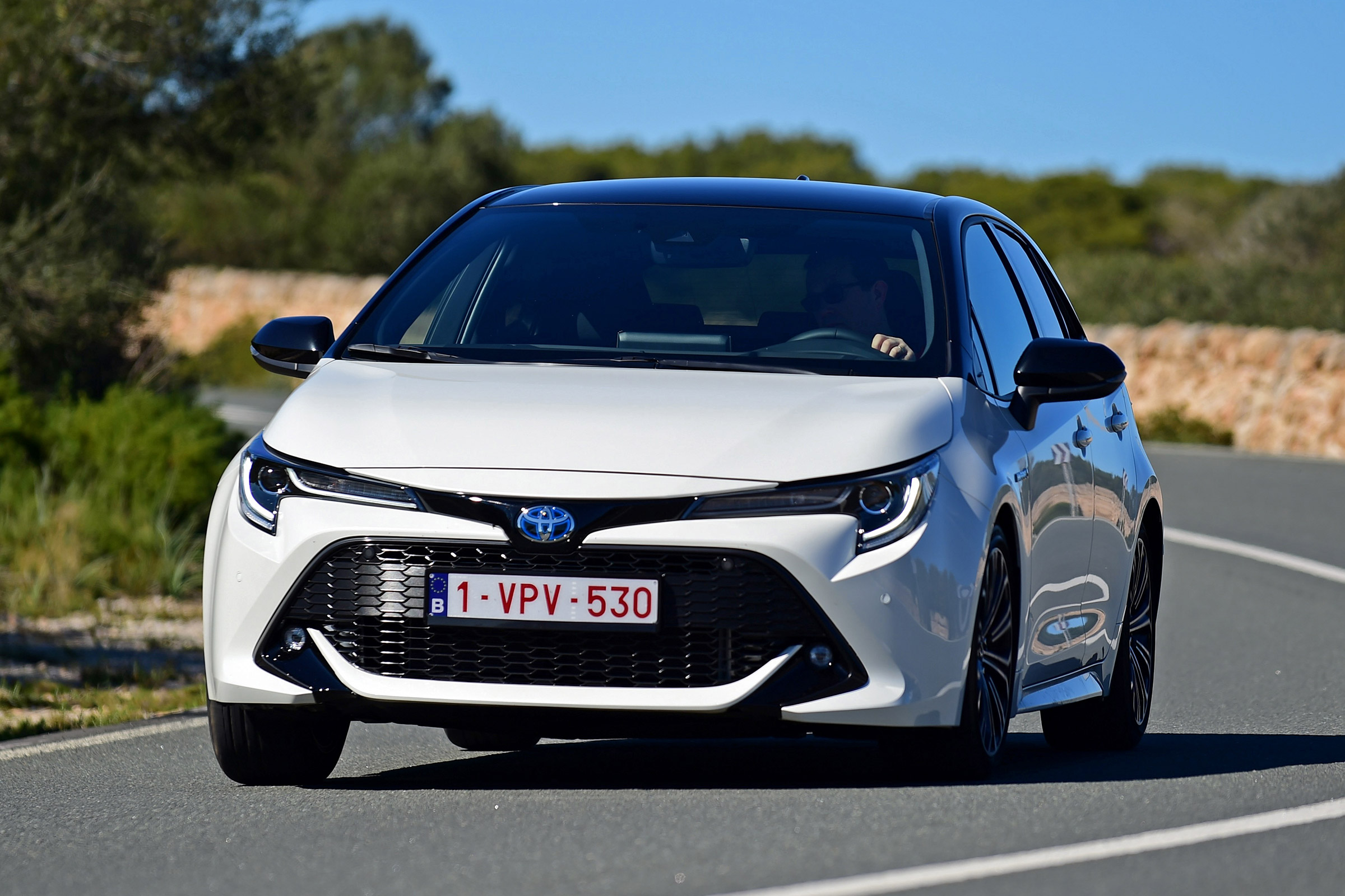 Toyota Corolla - front cornering