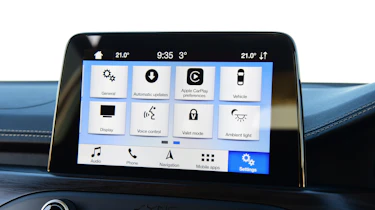 Ford Focus Vignale Estate - infotainment