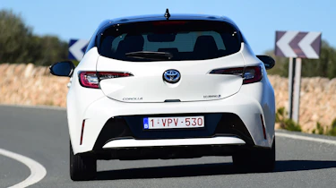 Toyota Corolla - rear cornering