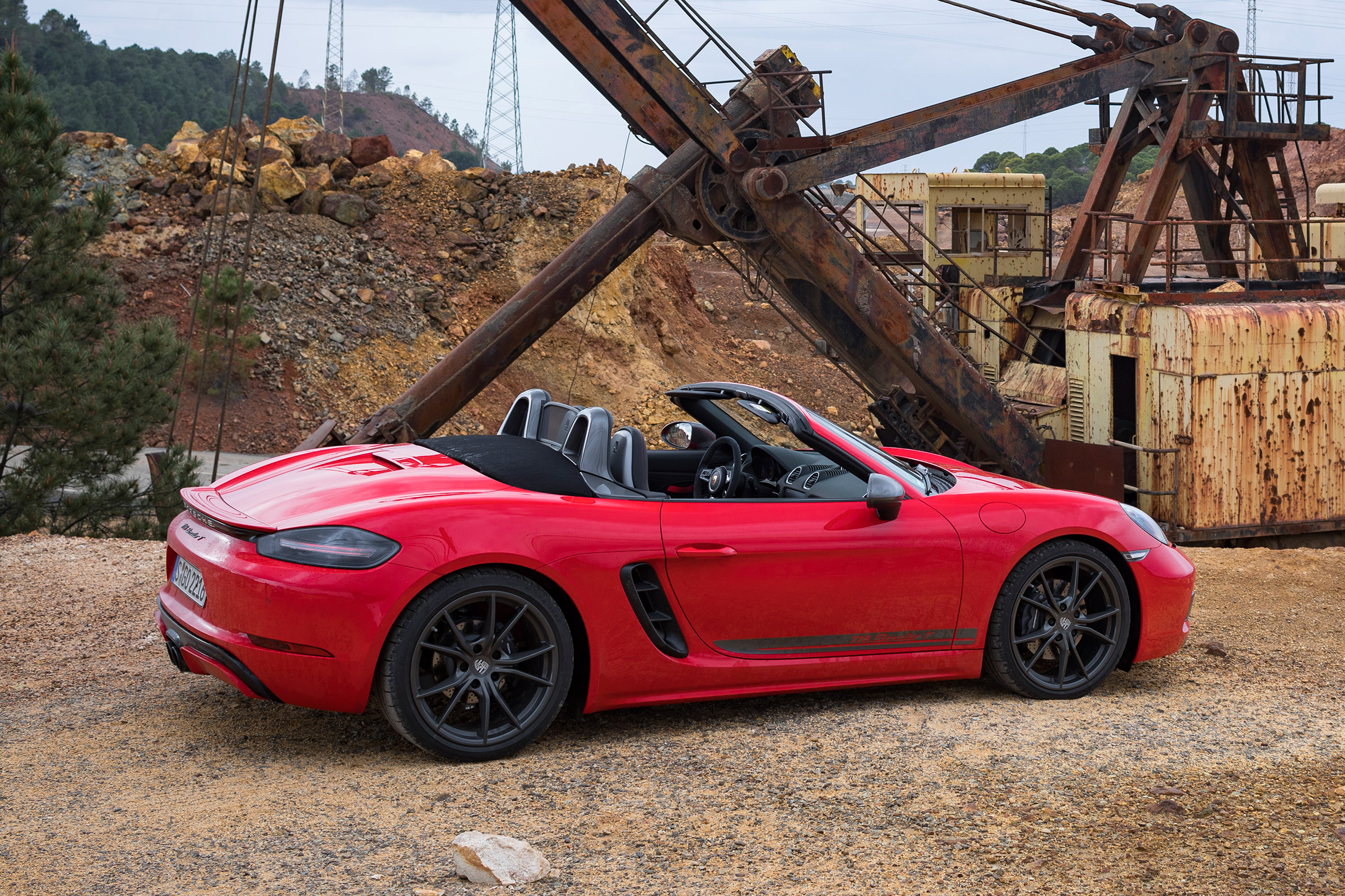 Porsche 718 Boxster T - rear static