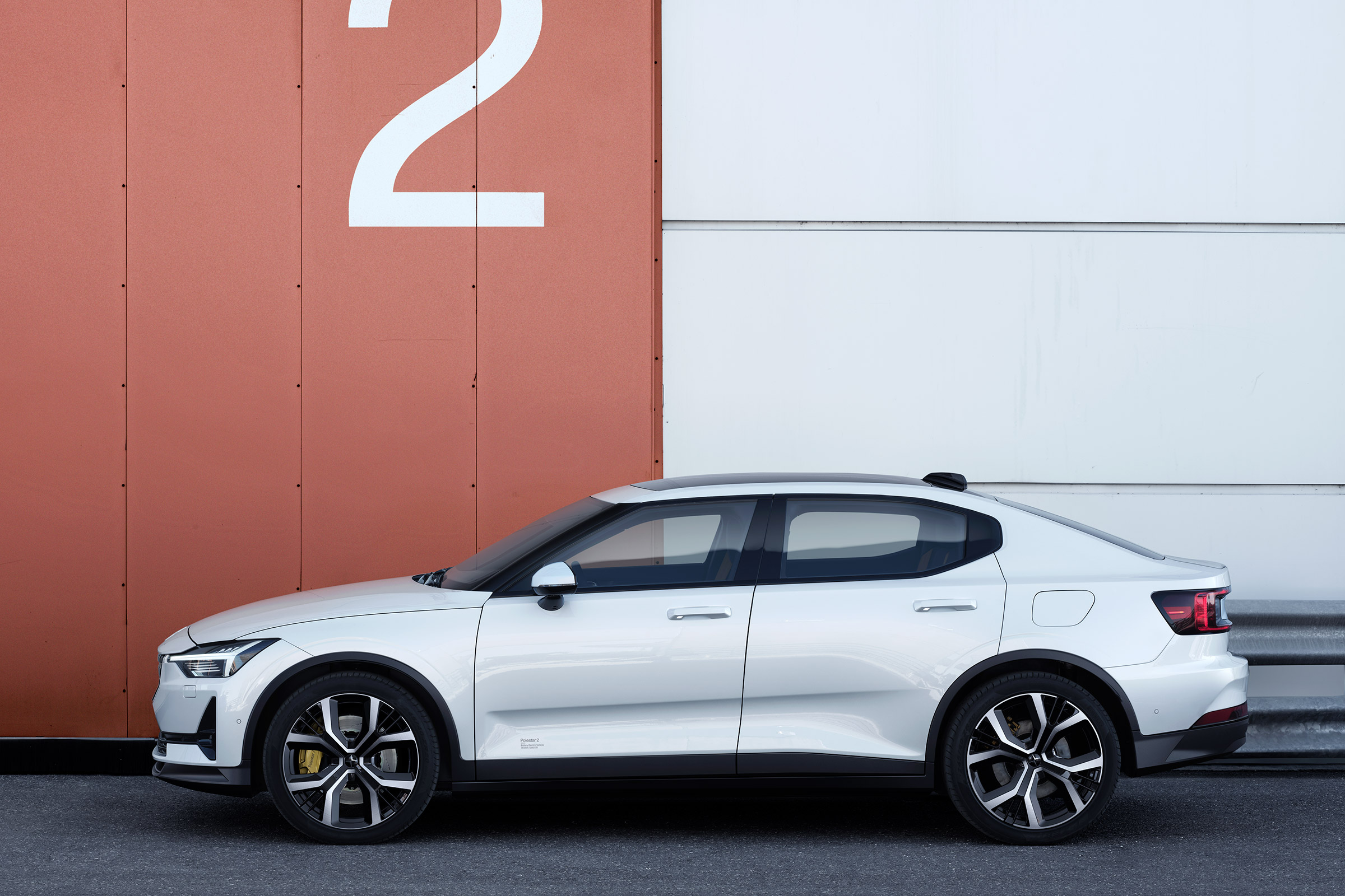 Polestar 2 - side static