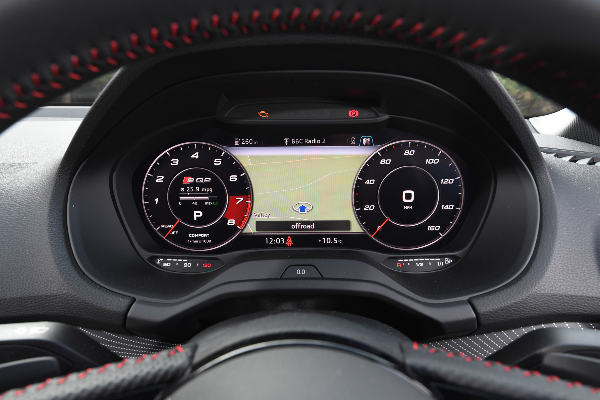 Audi SQ2 - dials