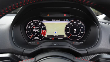 Audi SQ2 - dials