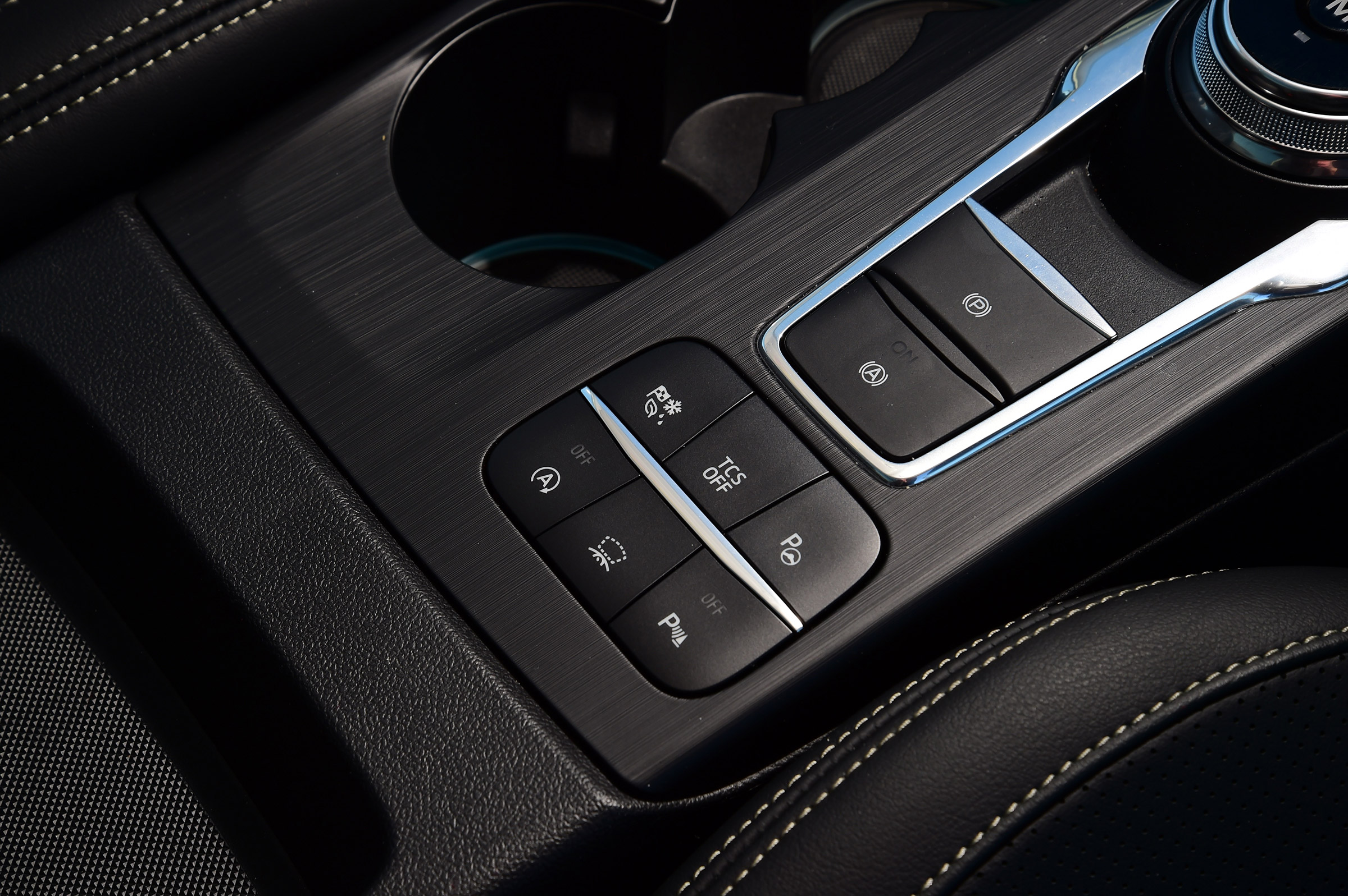 Ford Focus Vignale Estate - interior controls