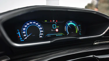 Peugeot 508 HYbrid prototype - dials