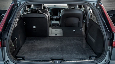 Volvo V60 Cross Country - boot seats down