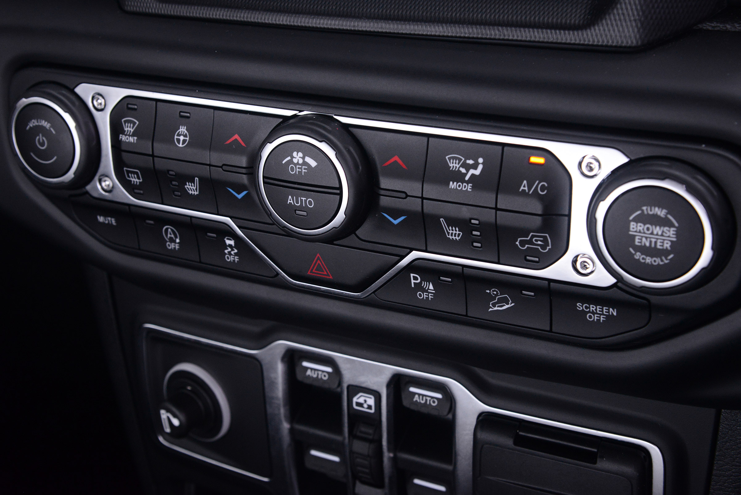 Jeep Wrangler - centre console