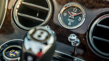 Bentley Continental GT Convertible - clock