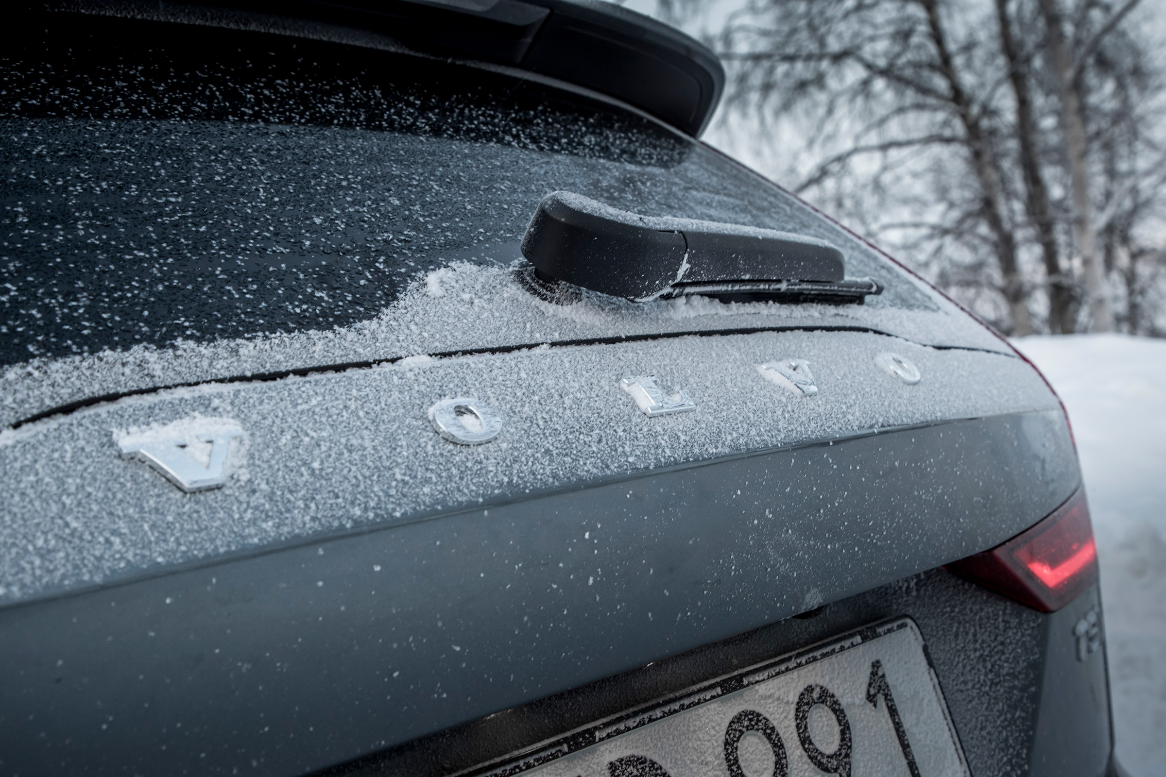 Volvo V60 Cross Country - rear Volvo badge