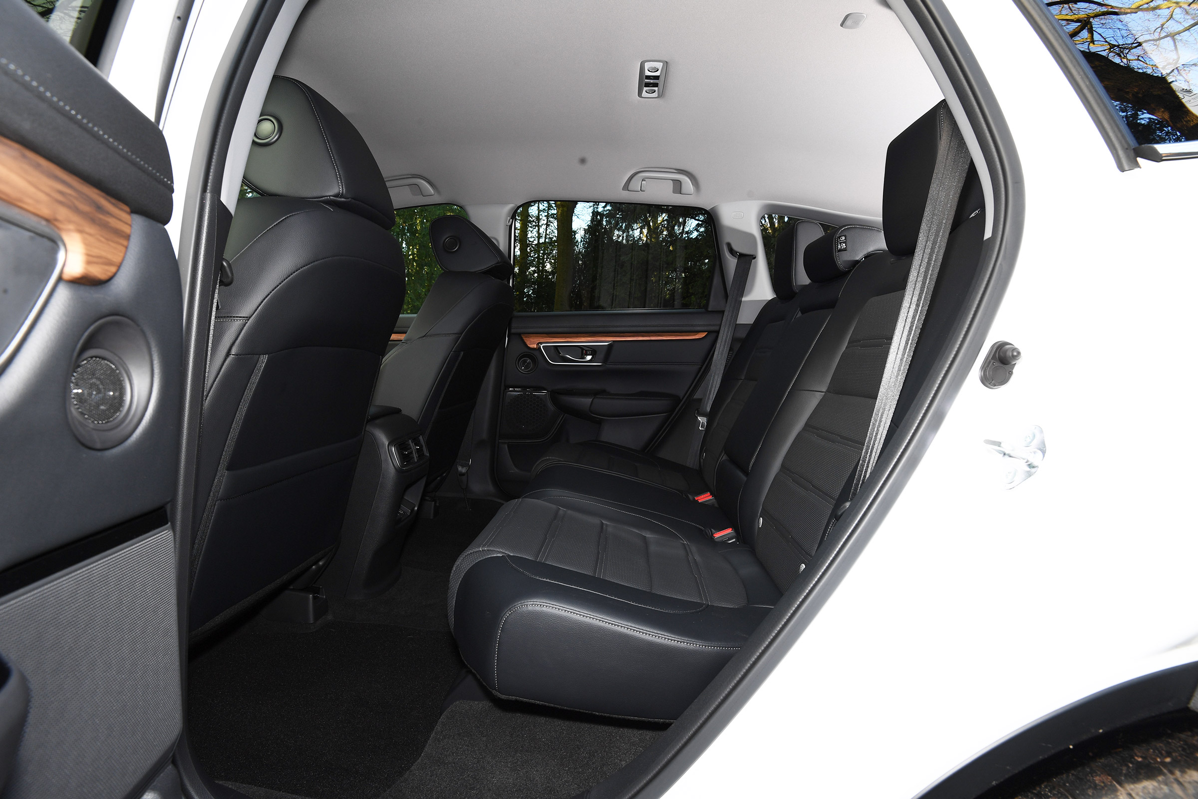 Honda CR-V hybrid - rear seats