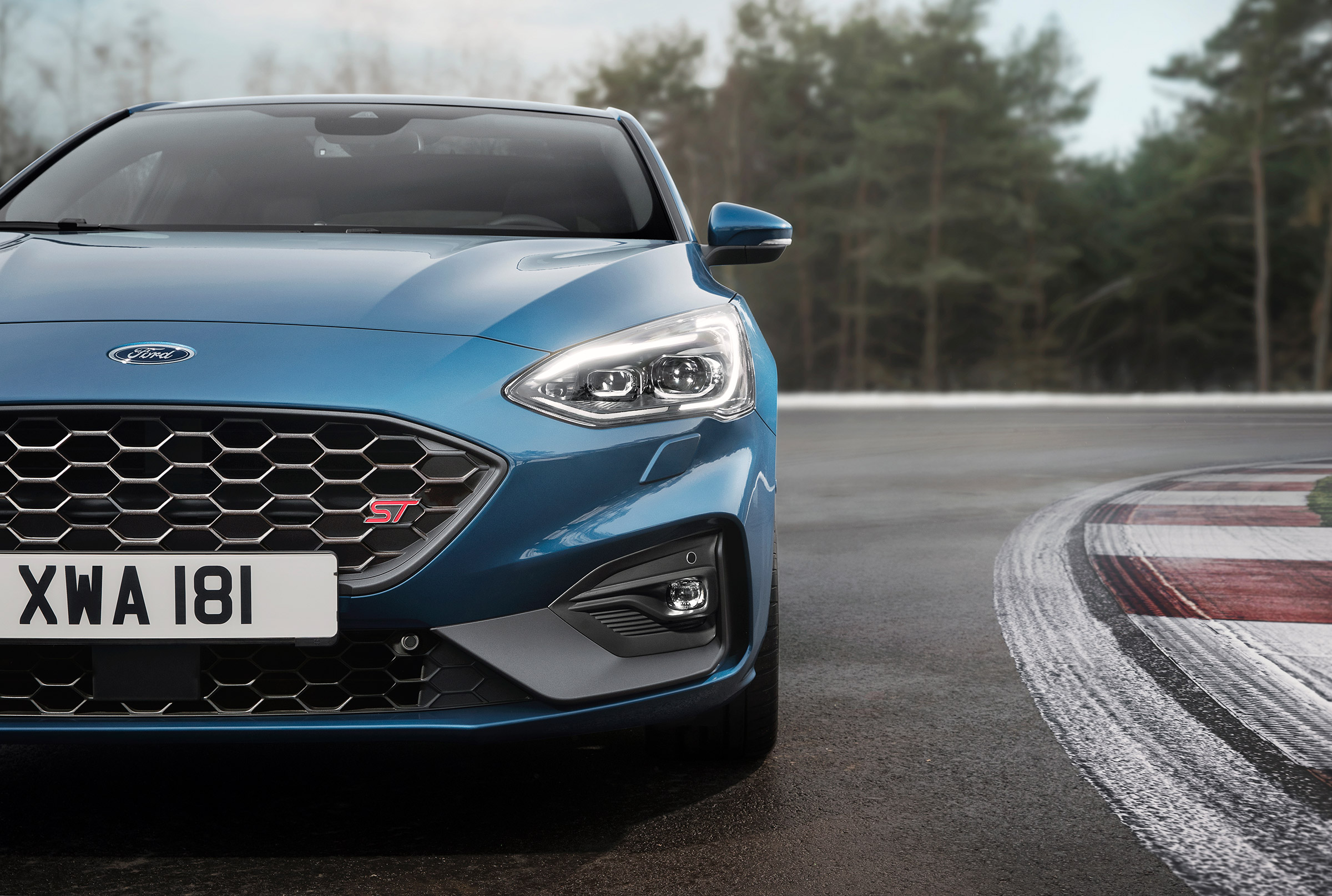 Ford Focus ST - front detail