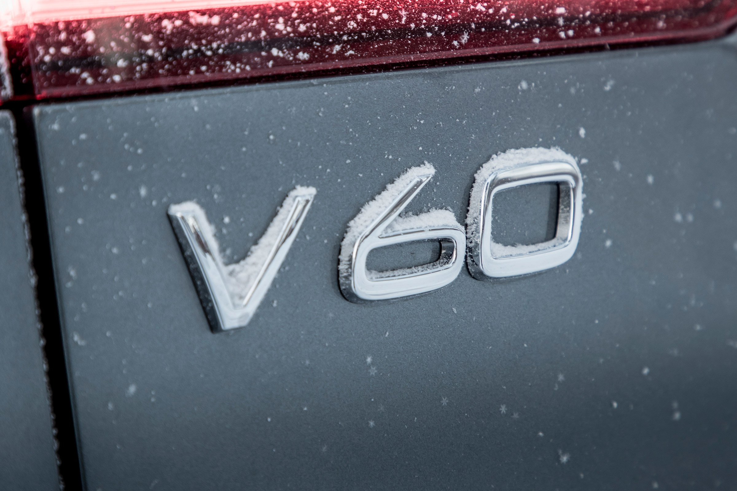 Volvo V60 Cross Country - V60 badge