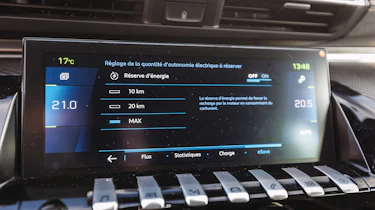 Peugeot 508 HYbrid prototype - infotainment
