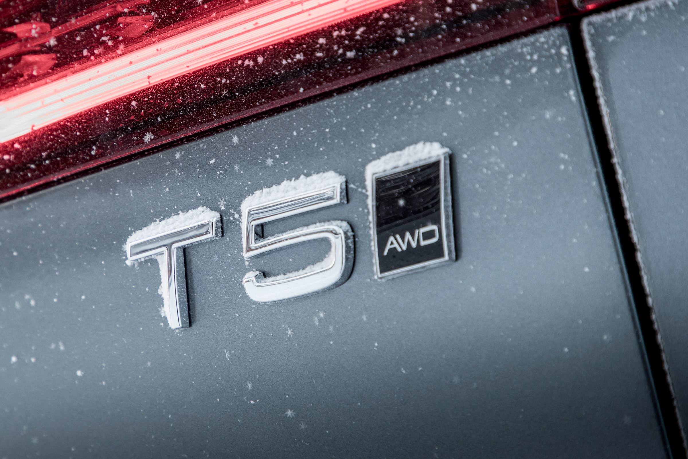 Volvo V60 Cross Country - T5 badge