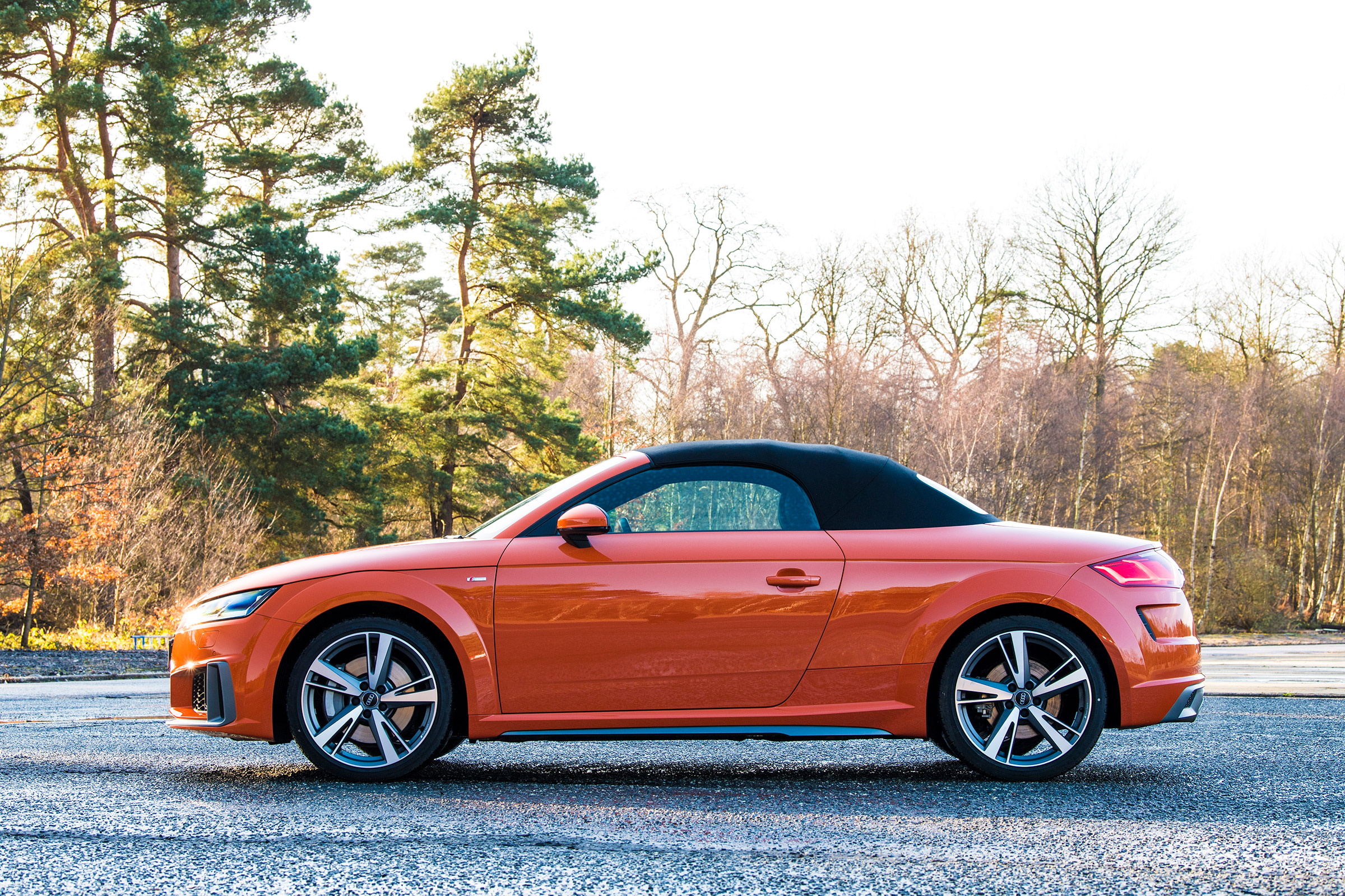 Audi TT Roadster - side