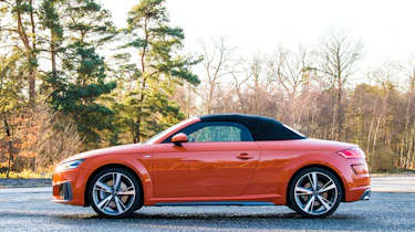 Audi TT Roadster - side