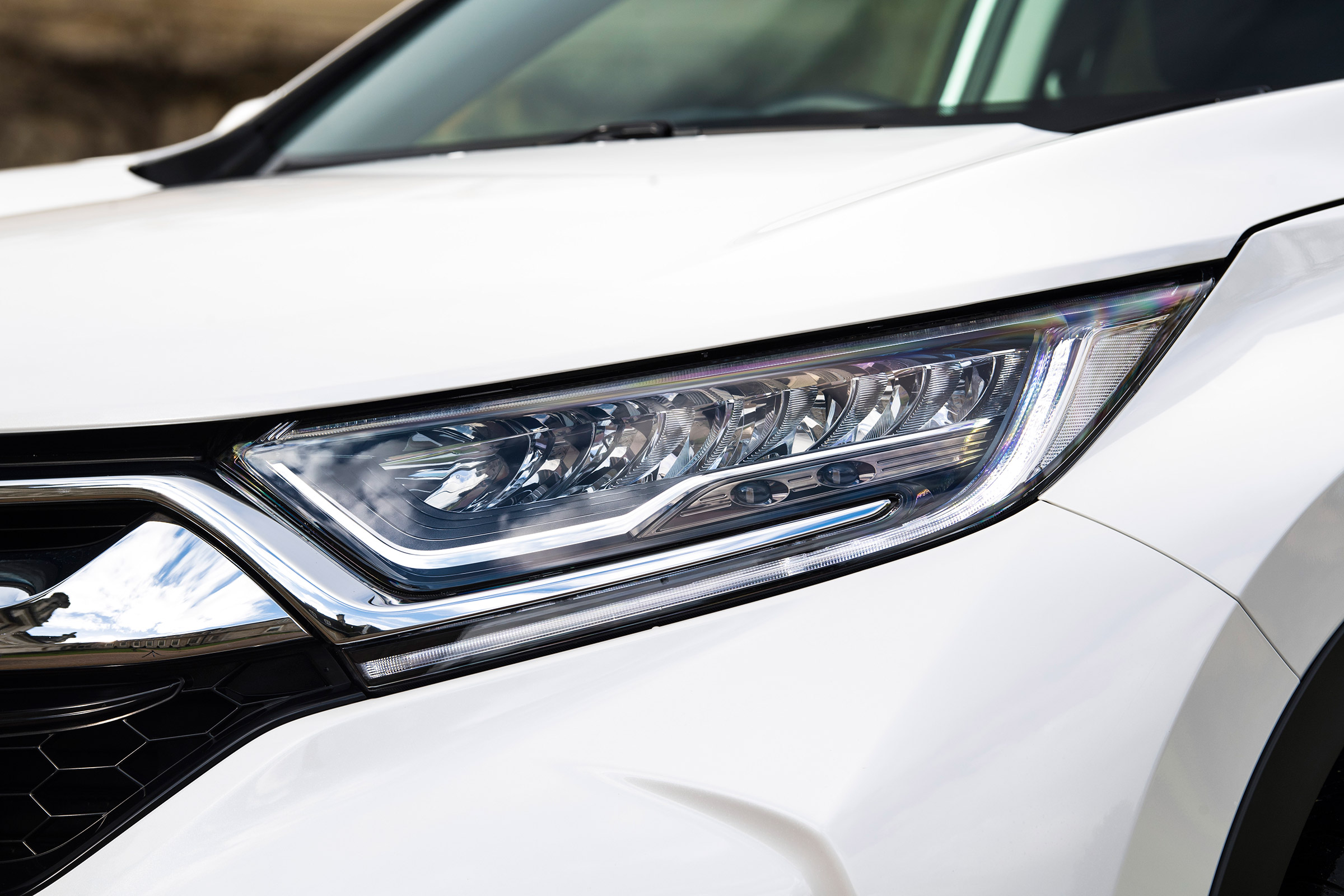 Honda CR-V hybrid - front light