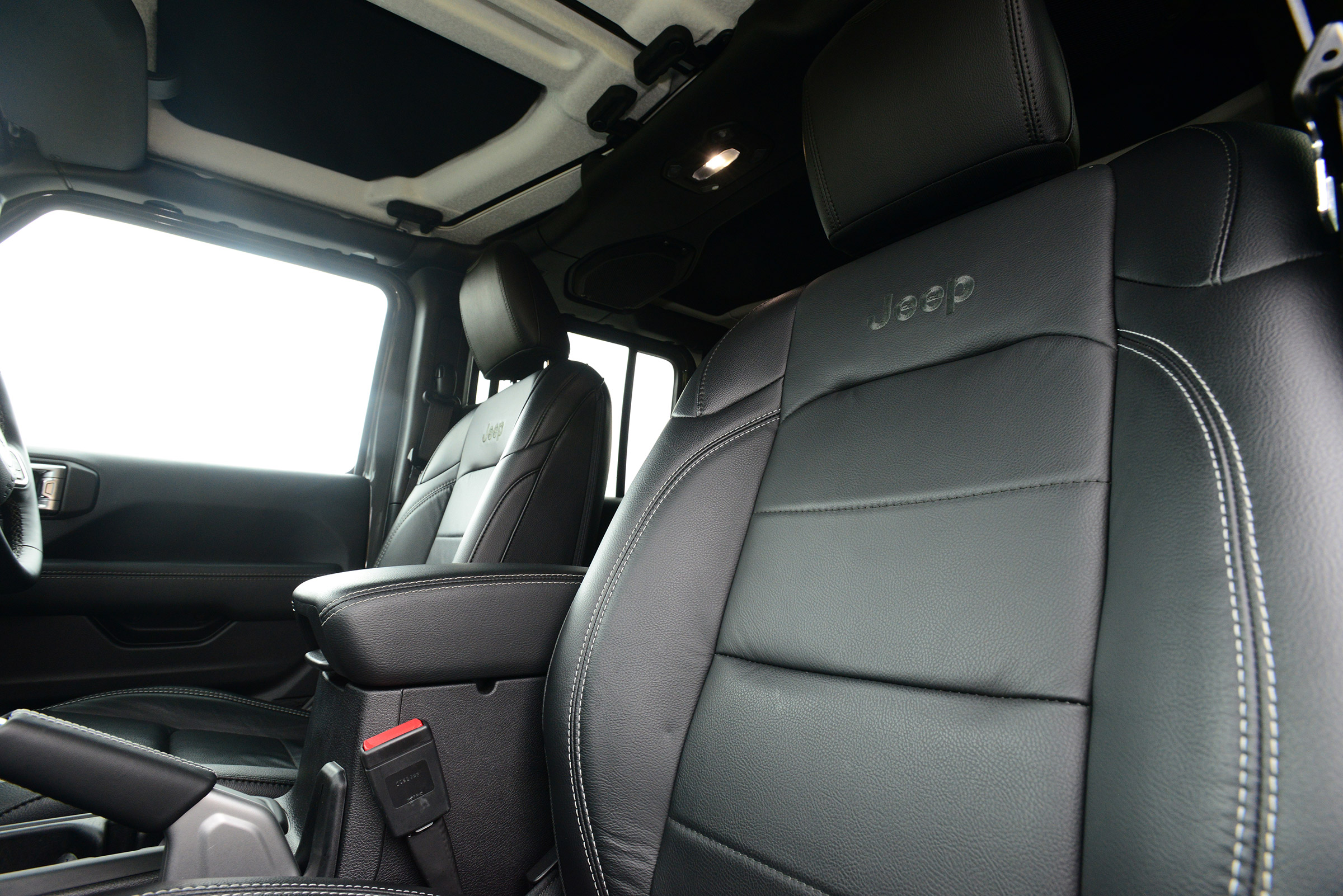 Jeep Wrangler - seats