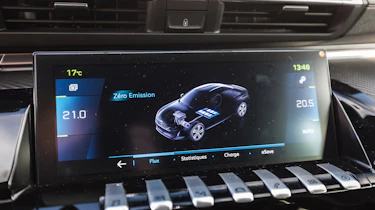 Peugeot 508 HYbrid prototype - screen