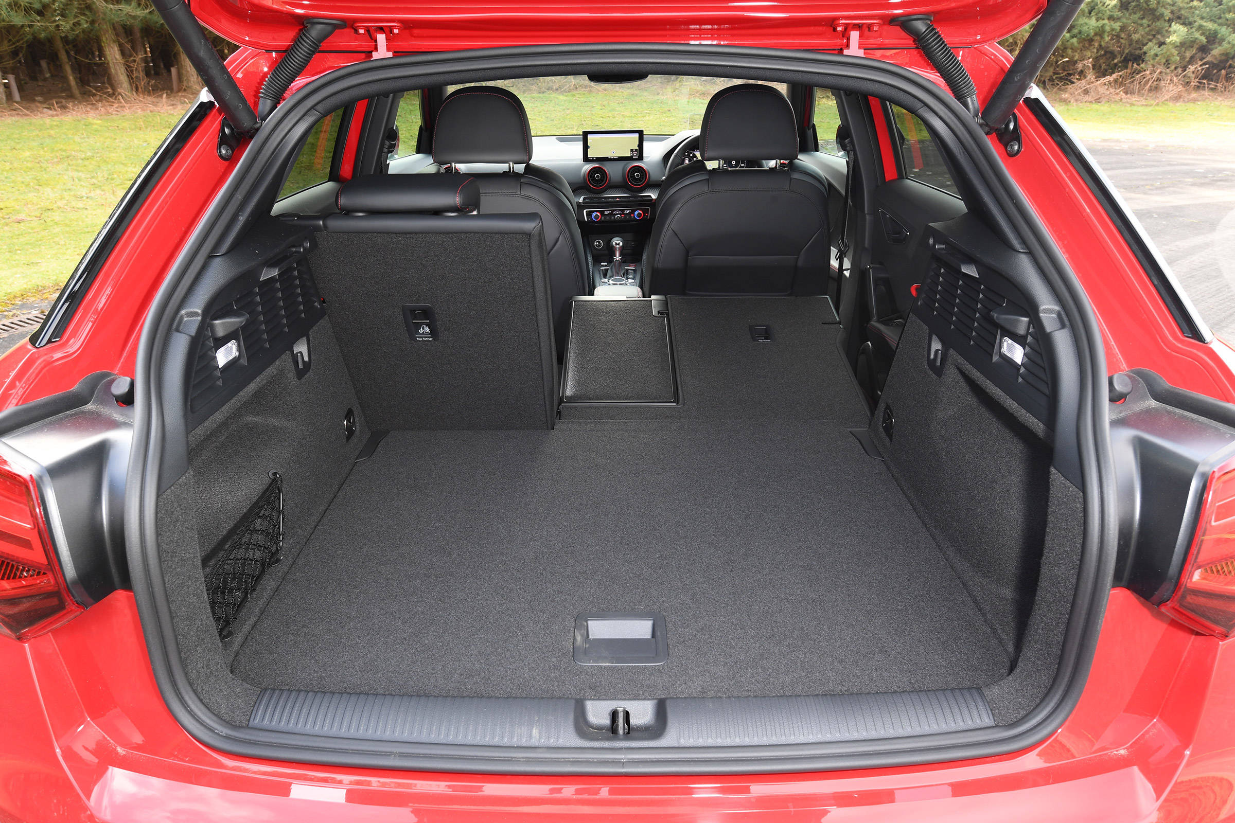Audi SQ2 - boot