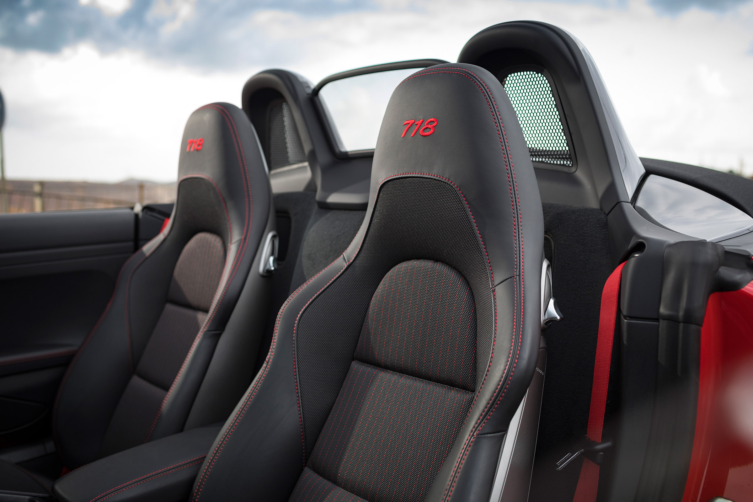 Porsche 718 Boxster T - seats