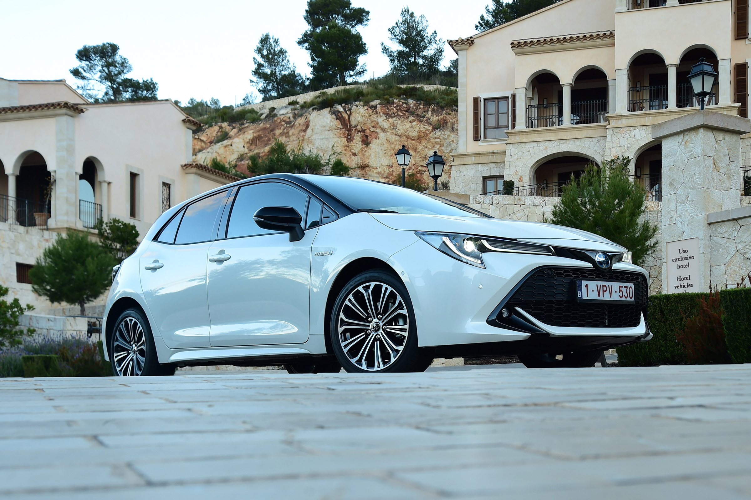 Toyota Corolla - front static
