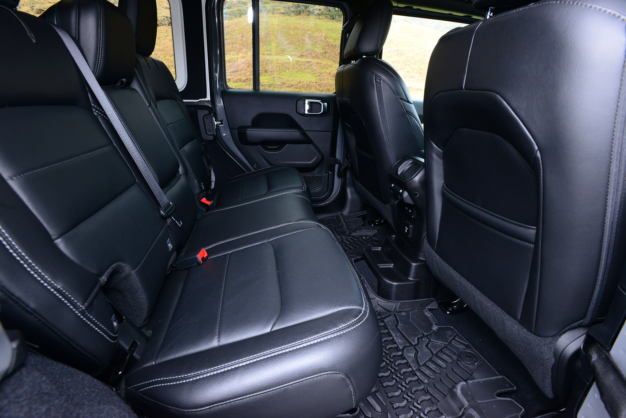 Jeep Wrangler - rear seats