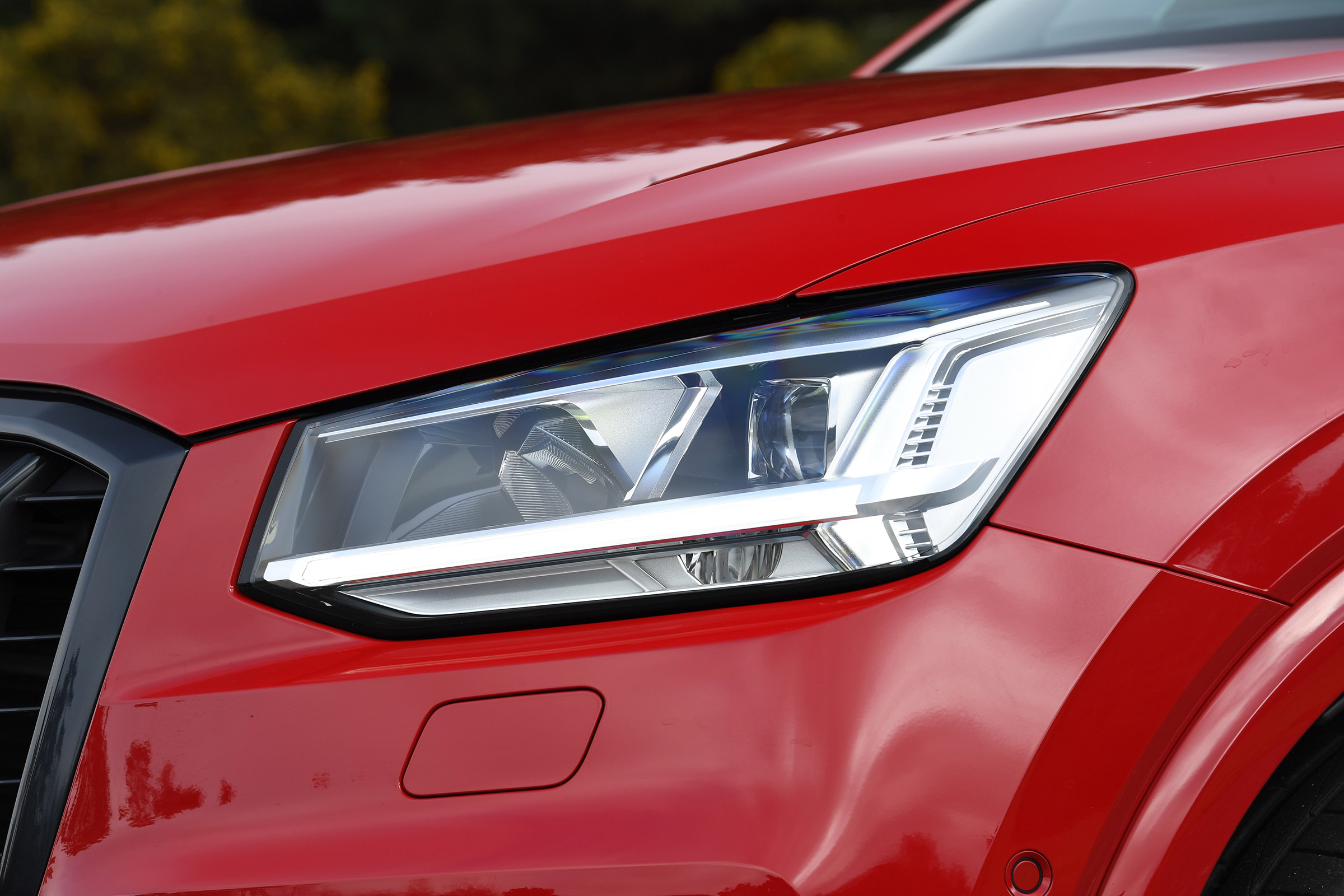 Audi SQ2 - front light