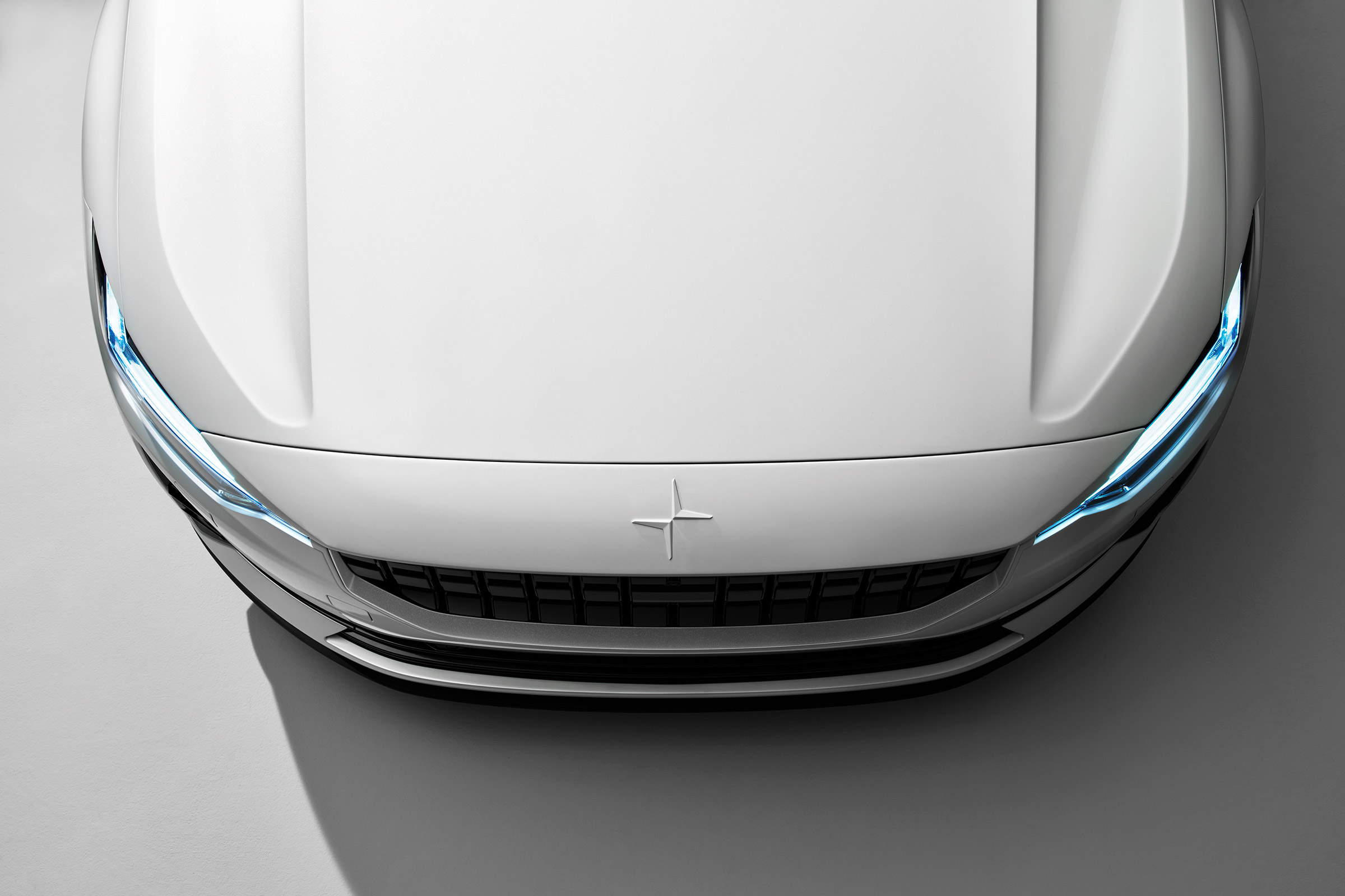 Polestar 2 - bonnet
