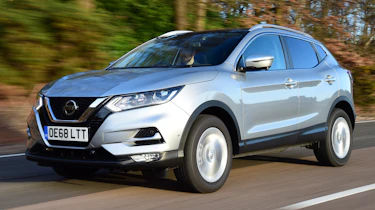 nissan qashqai tracking front quarter