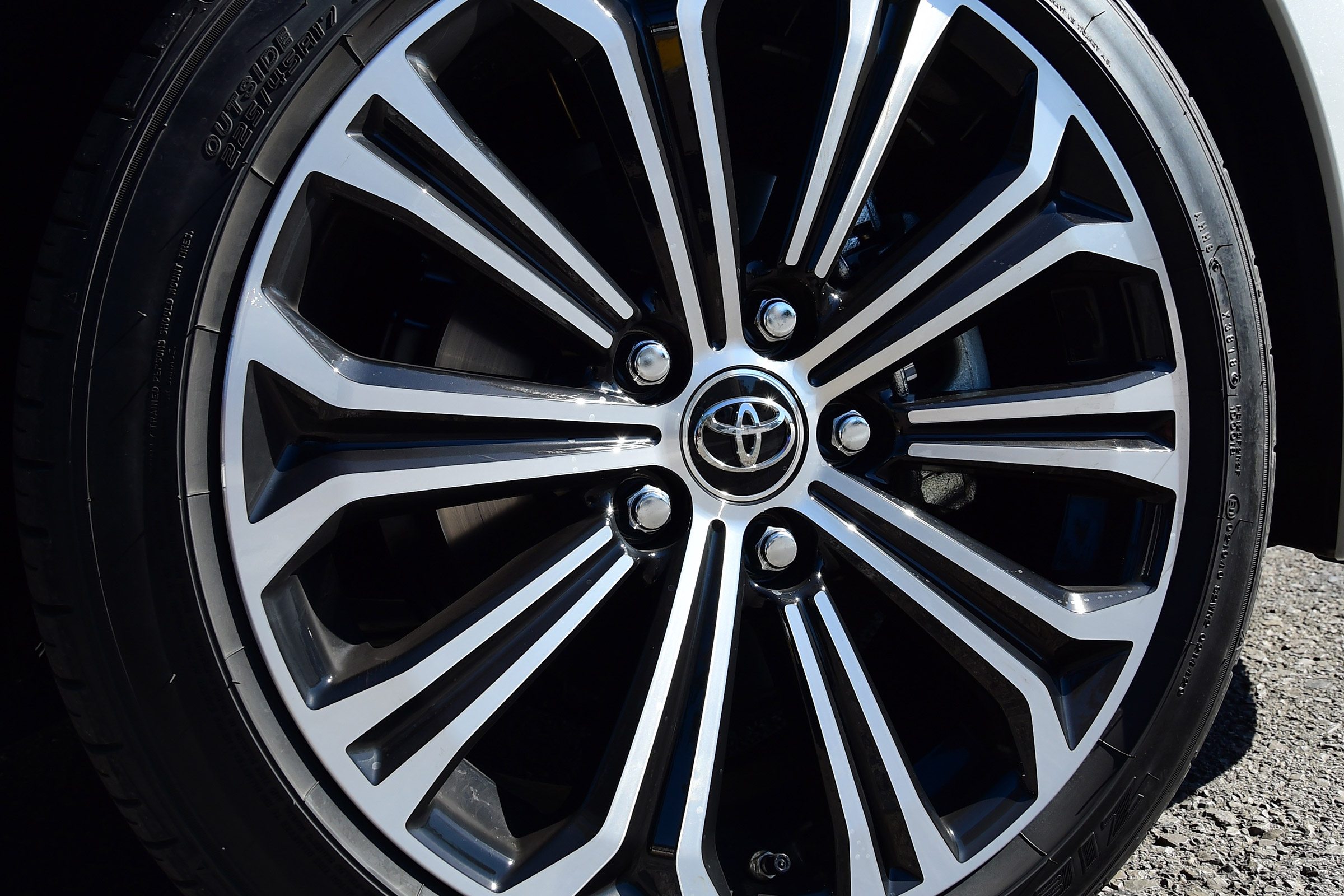 Toyota Corolla - wheel
