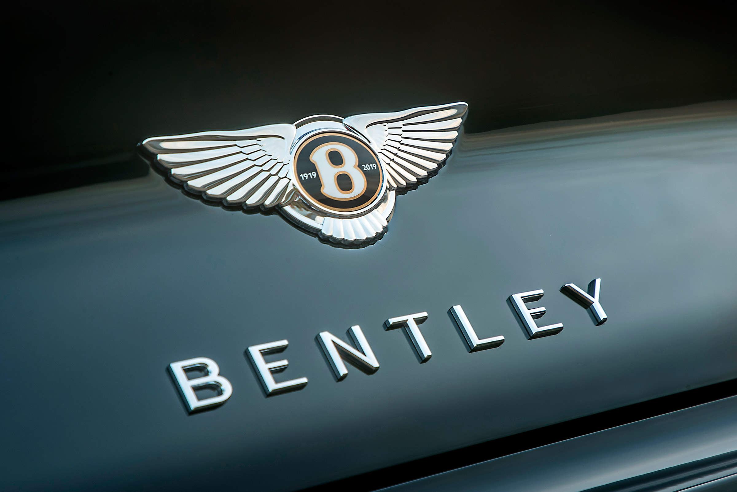 Bentley Continental GT Convertible - Bentley badge