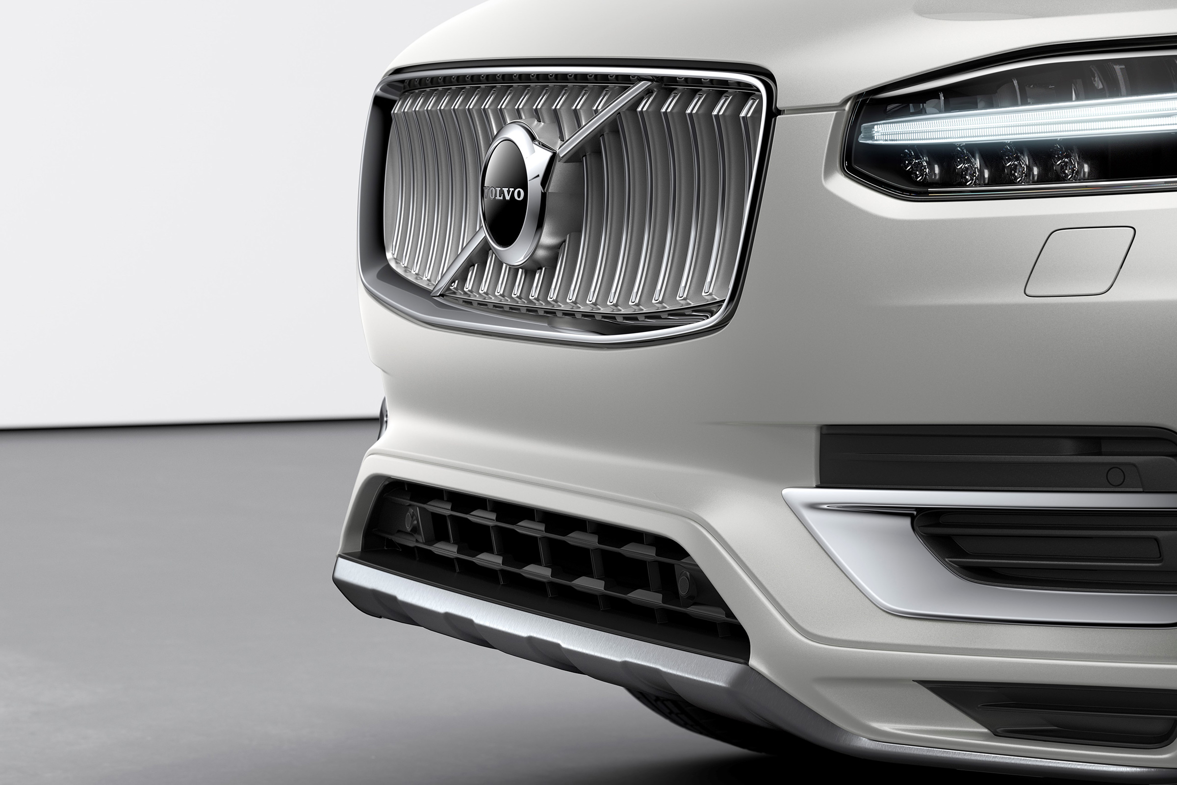 Volvo XC90 facelift - front end