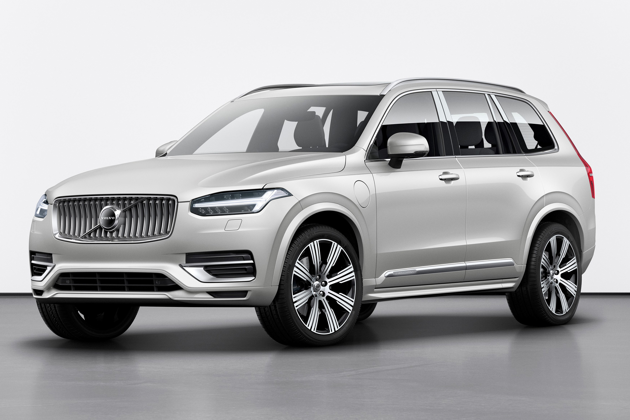 Volvo XC90 facelift - front 3/4
