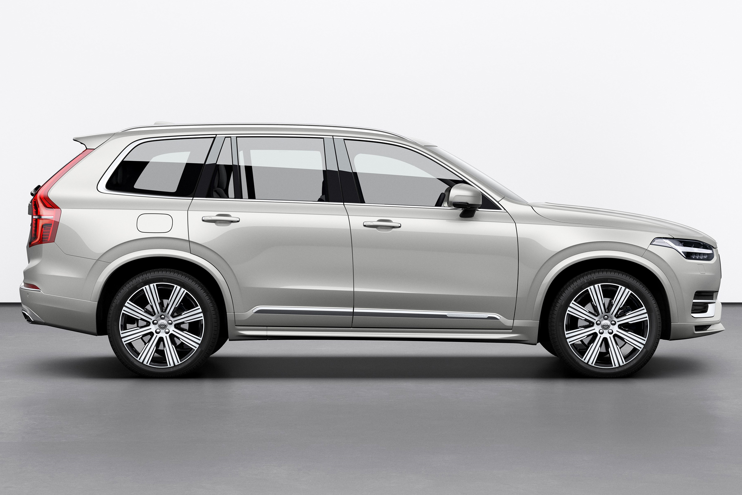 Volvo XC90 facelift - side