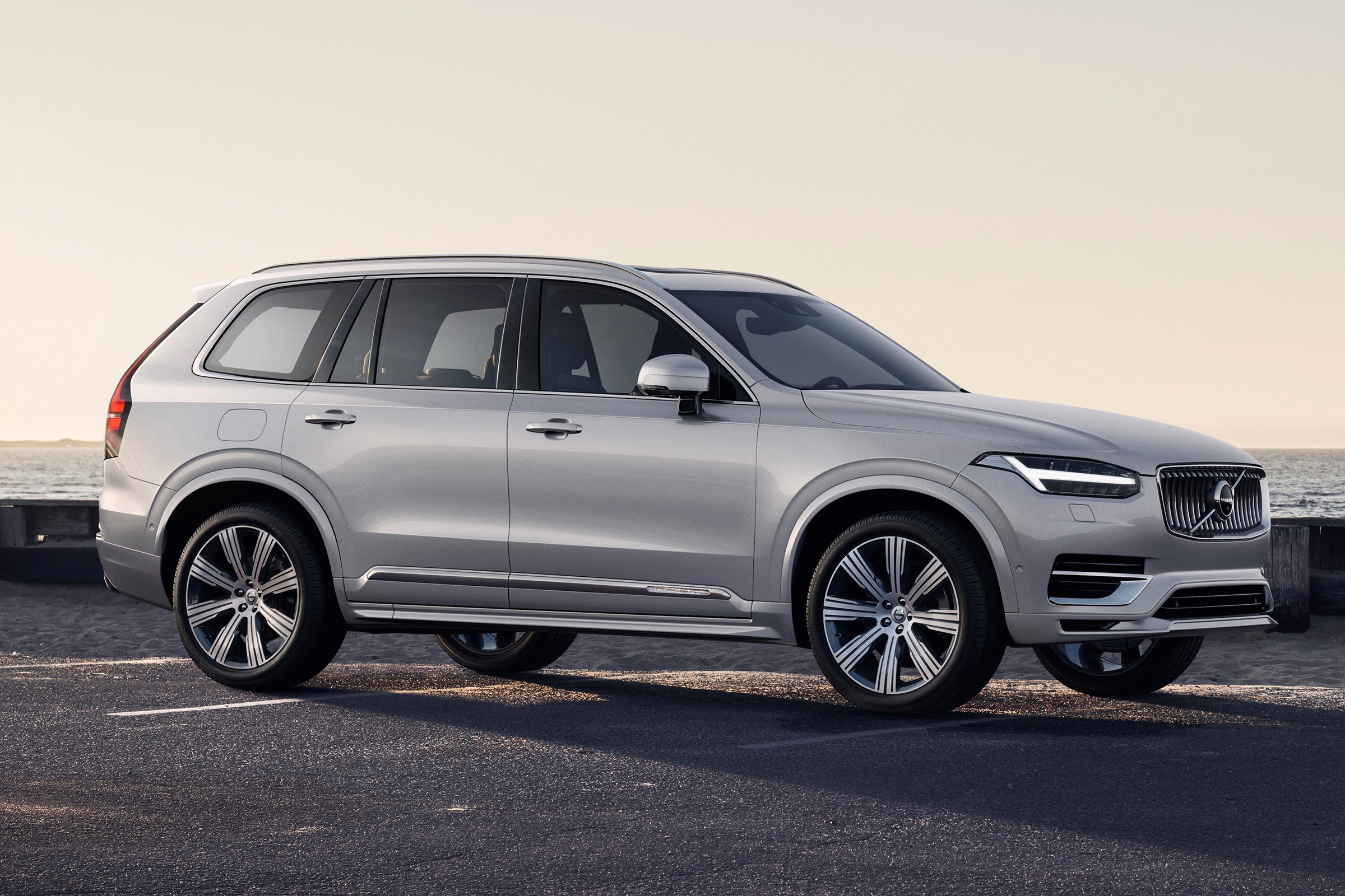 Volvo XC90 facelift - front road