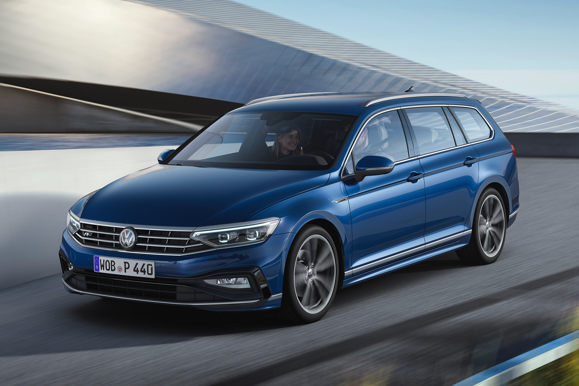Volkswagen Passat Estate - front action