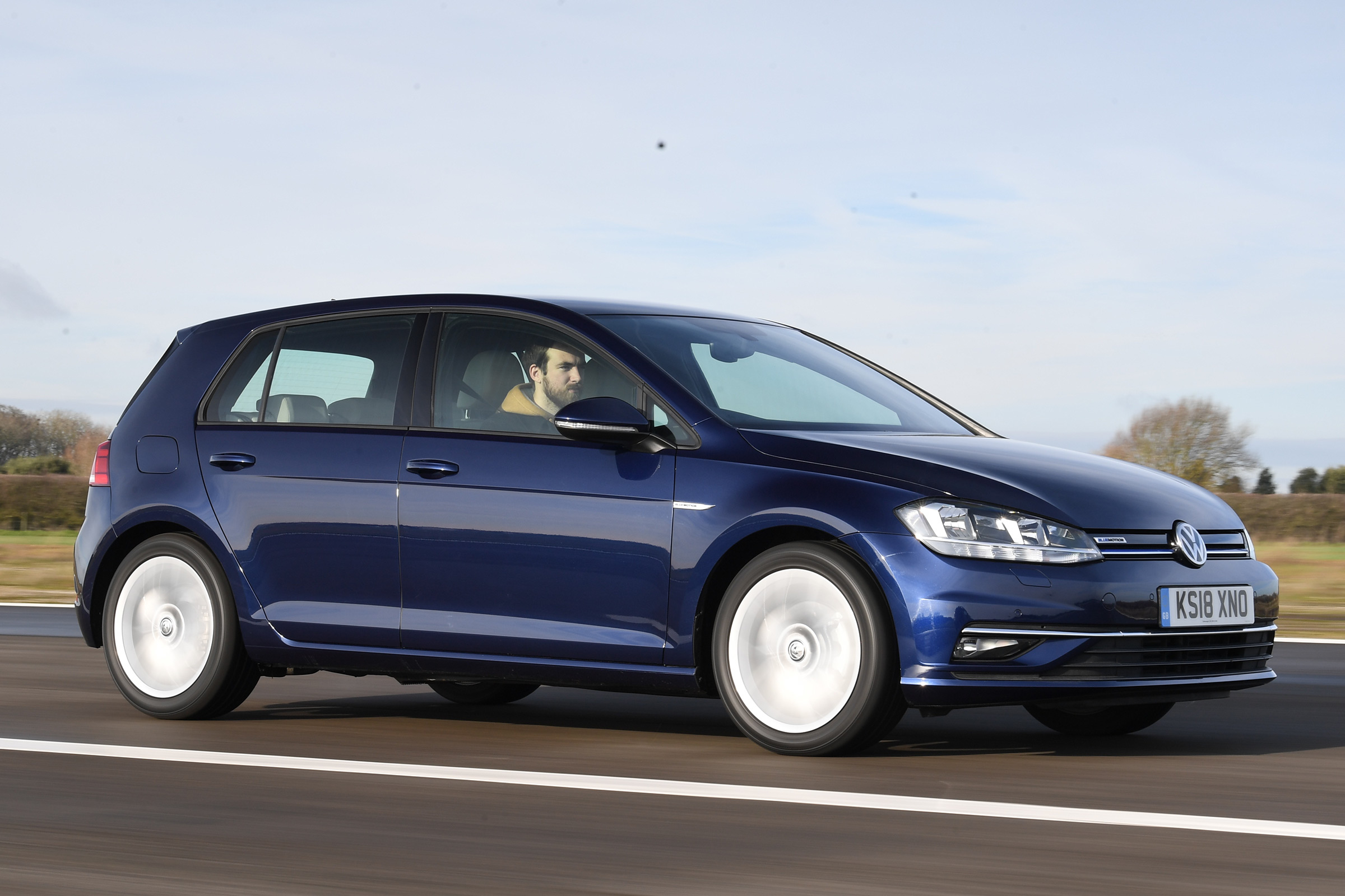vw golf tracking front quarter