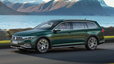 Volkswagen Passat Alltrack - front action