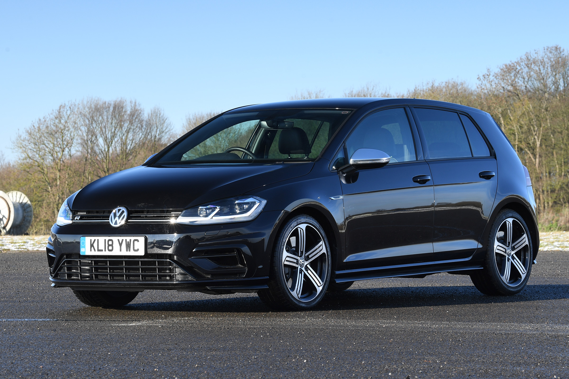 volkswagen golf r static front