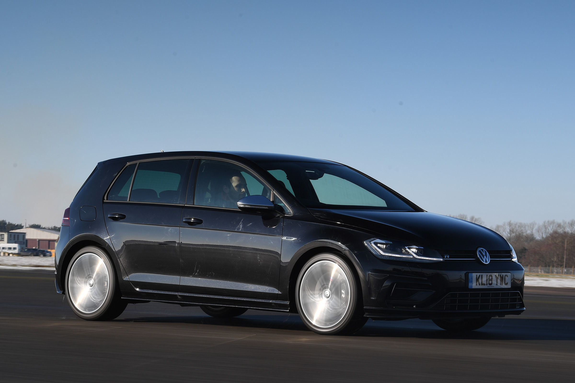 vw golf r tracking front