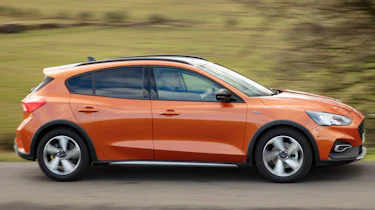 Ford Focus Active - side tracking