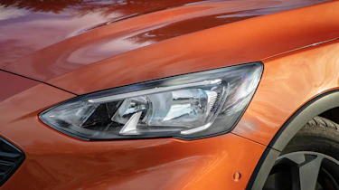 Ford Focus Active - headlight