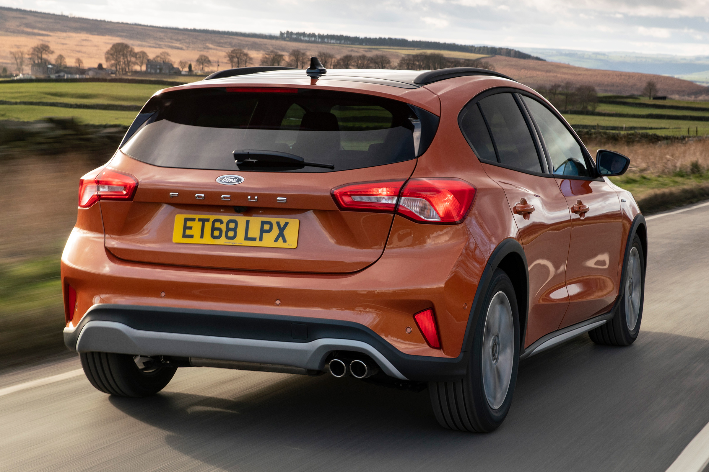 Ford Focus Active - rear tracking