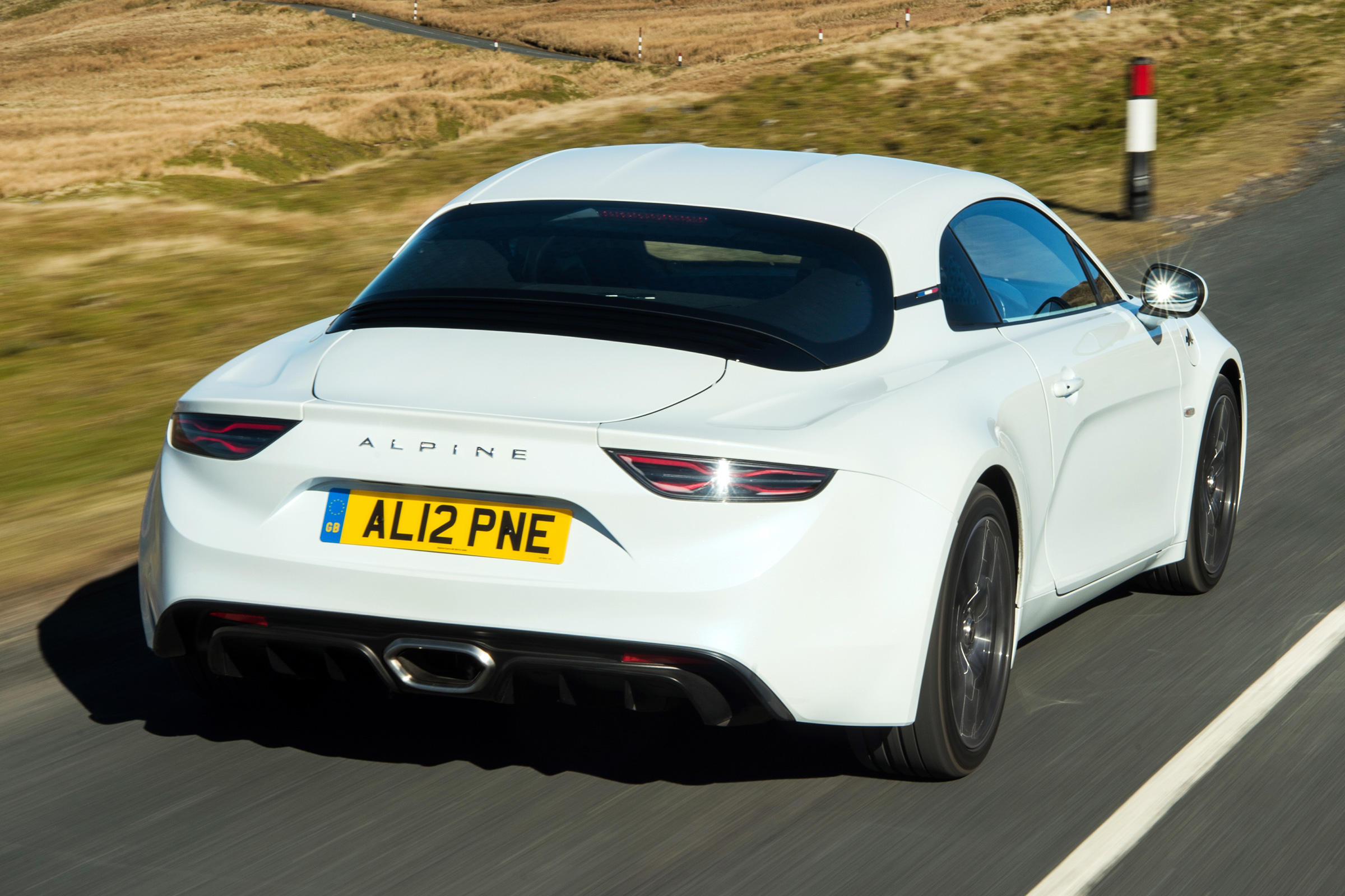 Alpine A110 Pure - rear tracking