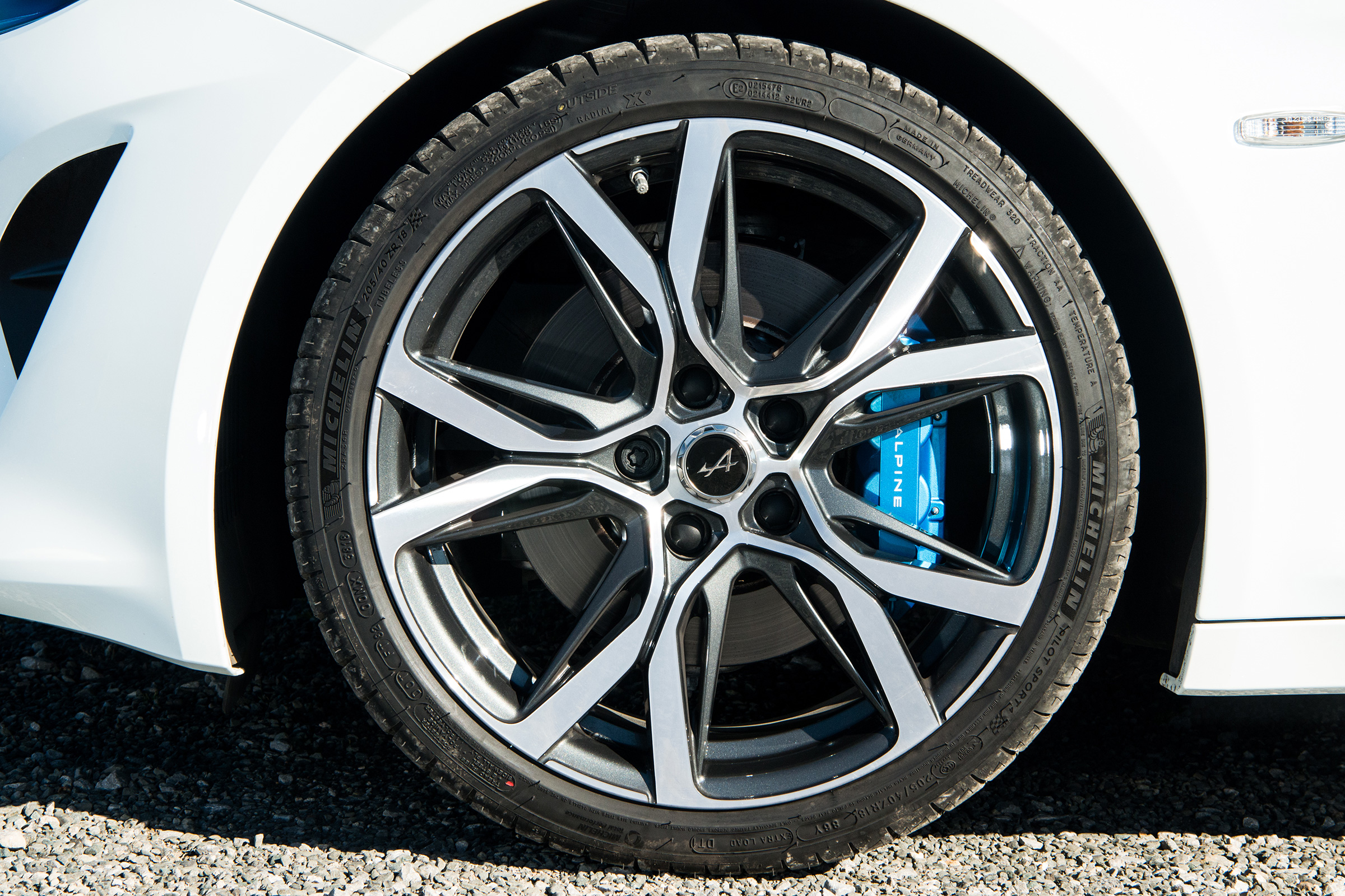 Alpine A110 Pure - wheel