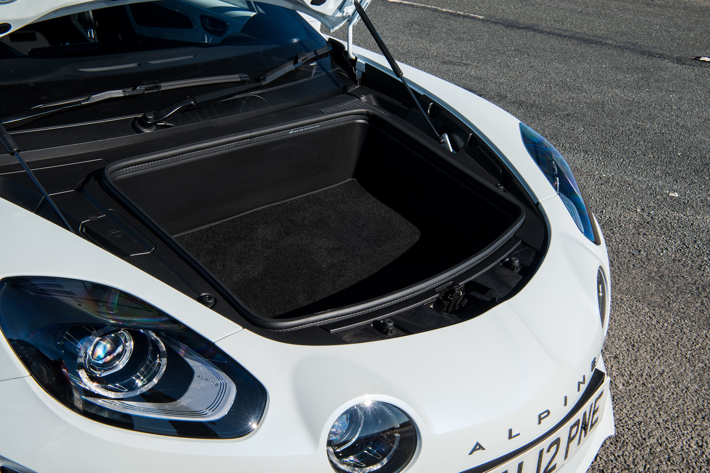 Alpine A110 Pure - frunk