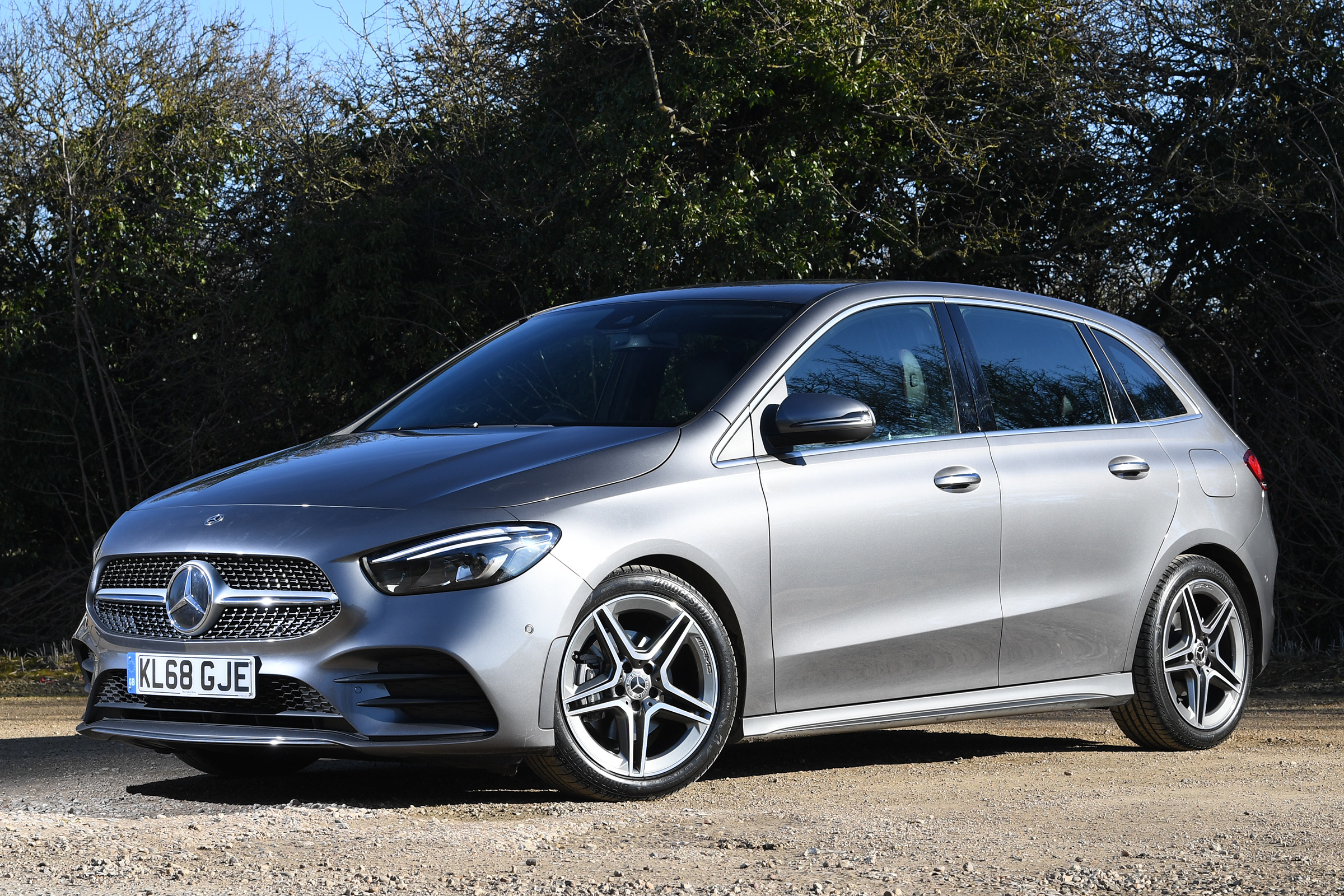 mercedes b-class static front quarter