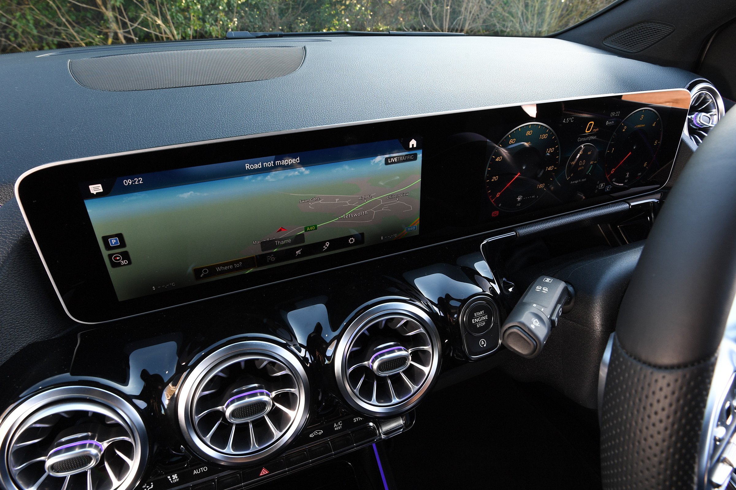 Mercedes b-class infotainment