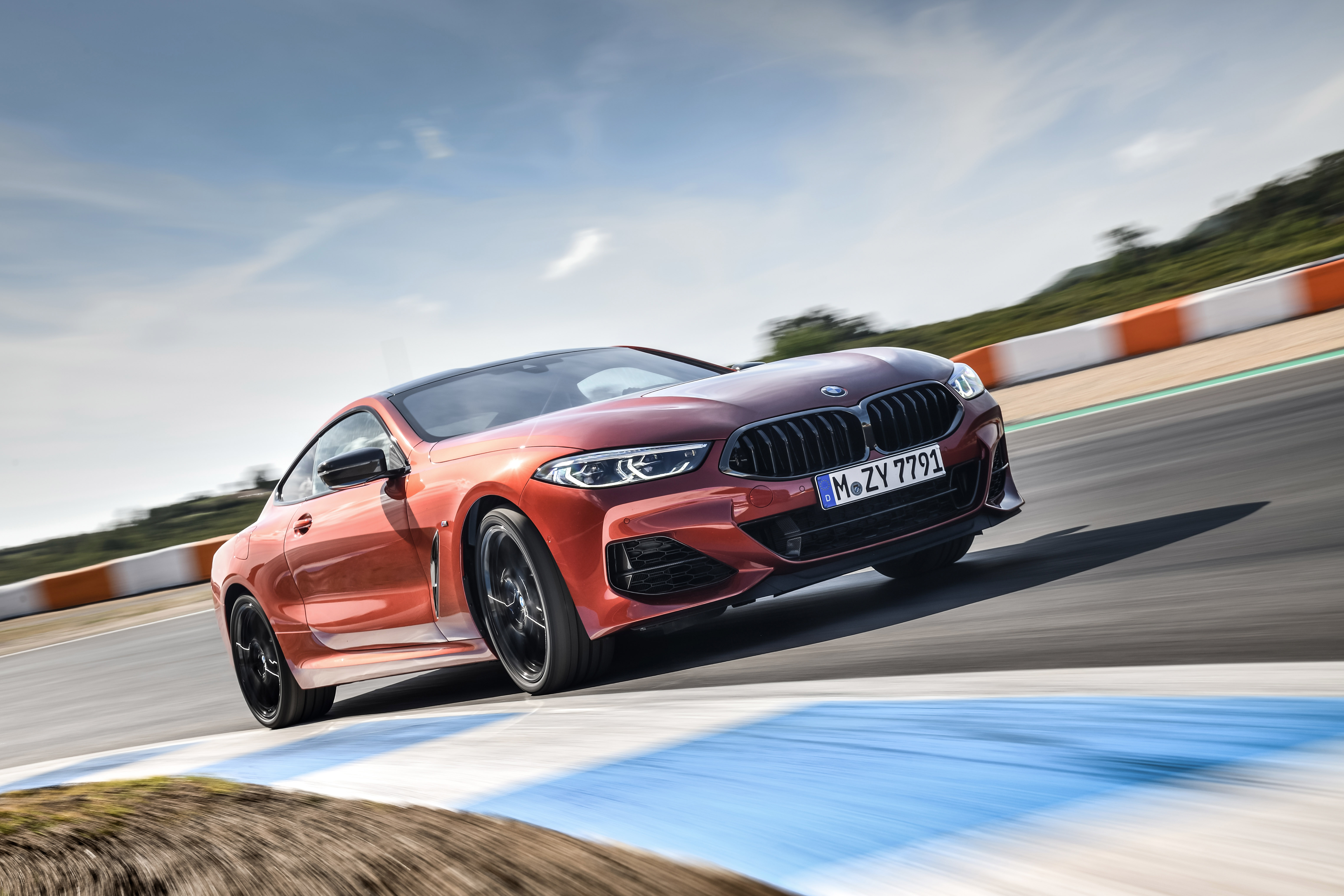 BMW M850i front